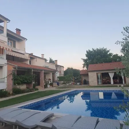 Aura Apartment