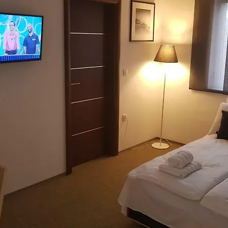 Apartment Aura *
