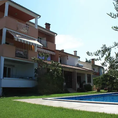 Aura Apartment