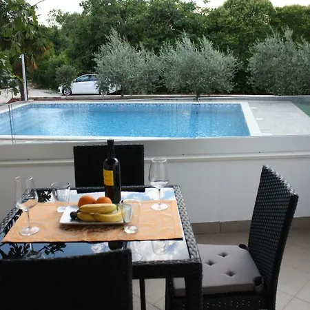 Aura Apartment